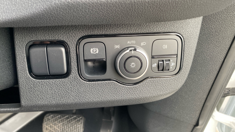 Mercedes-Benz Sprinter E314 L2 Electric Rwd 100kW 81kWh Pro Van Auto